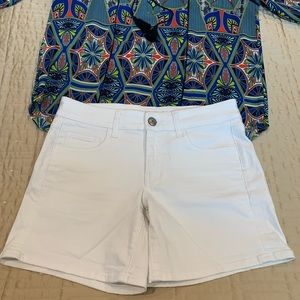 NWOT American eagle white denim shorts